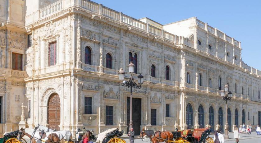 Casa Palacio El Condestable De * Seville